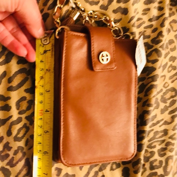 Gianni Bernini British tan phone crossbody w/ card slots key chain & tassel - Picture 11 of 16